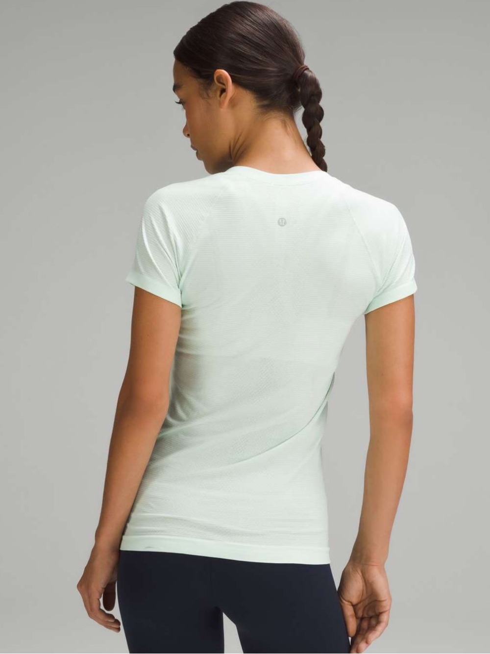 lululemon athletica Swiftly Tech 2.0  Short Sleeve Women’s 4 - Picture 2 of 11